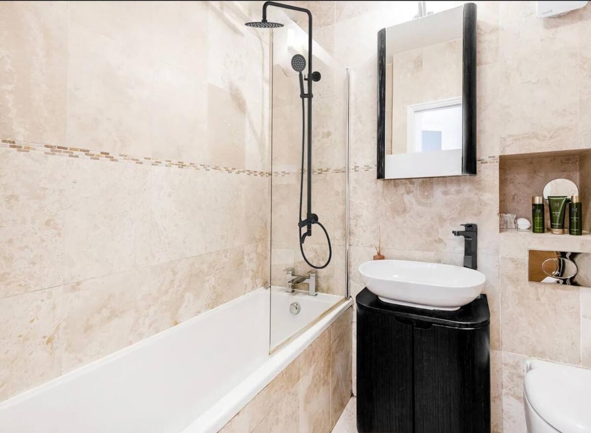 Awesome Leicester Sq! Fashion Flat For Theatre Families And Happy Friends Apartment London Bagian luar foto